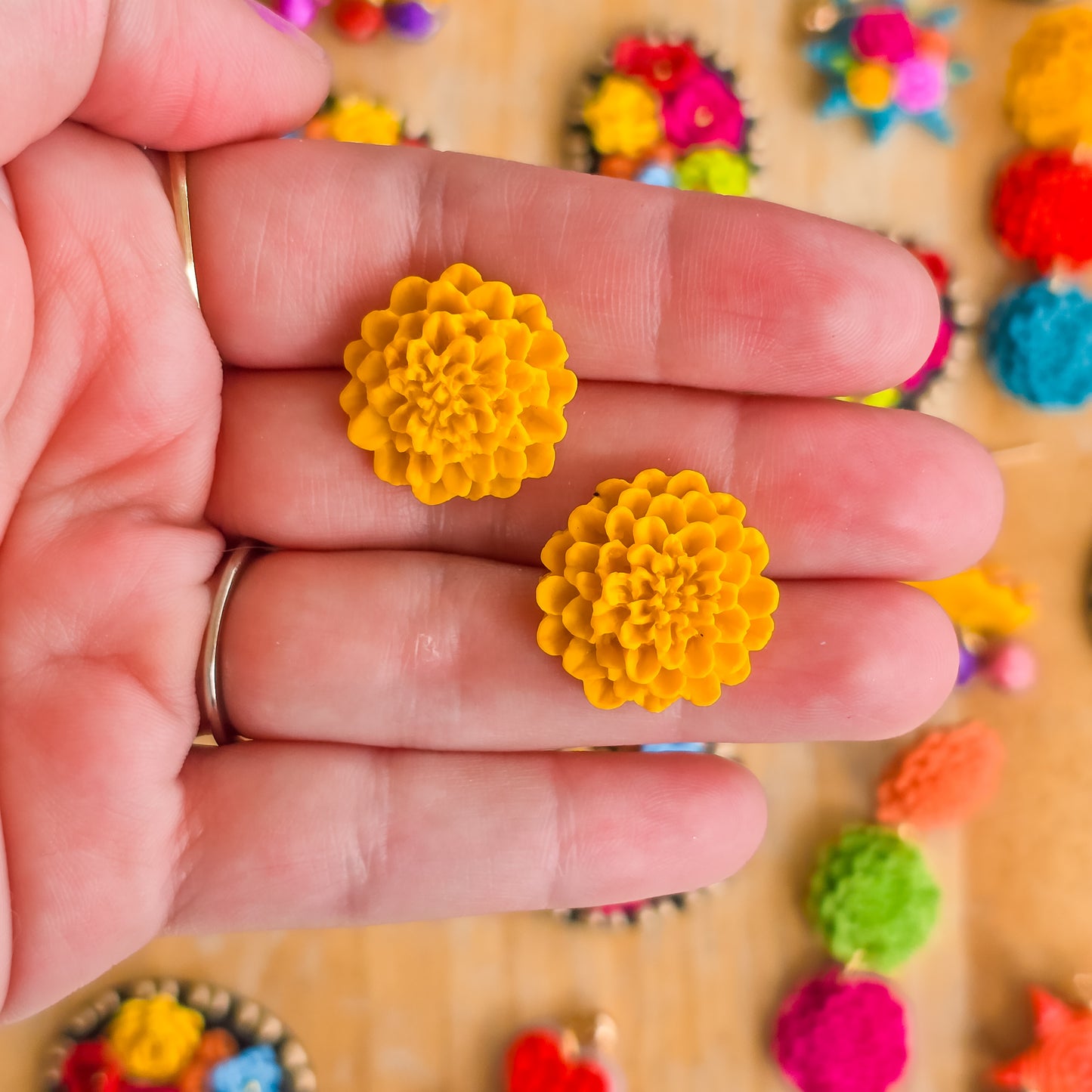 Marigold stud
