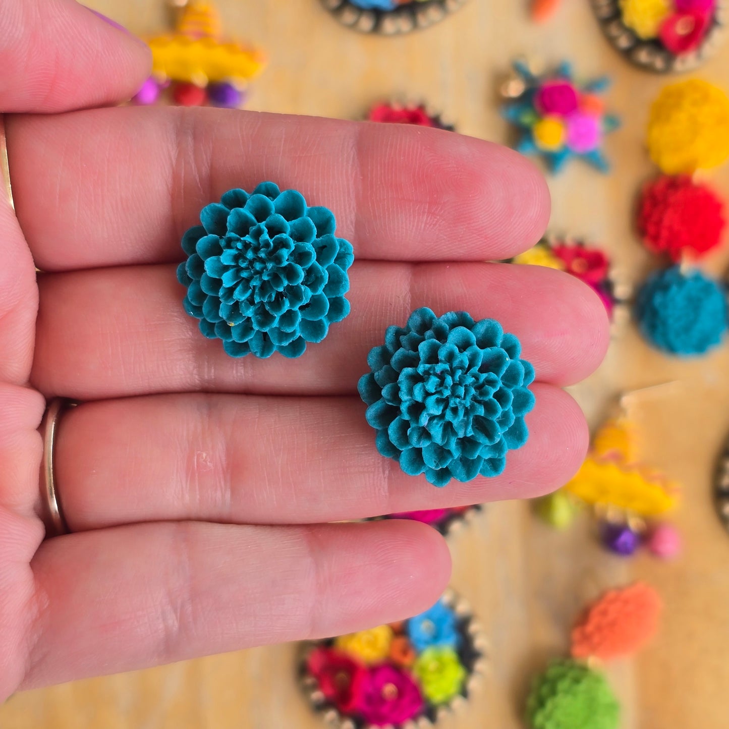 Marigold stud