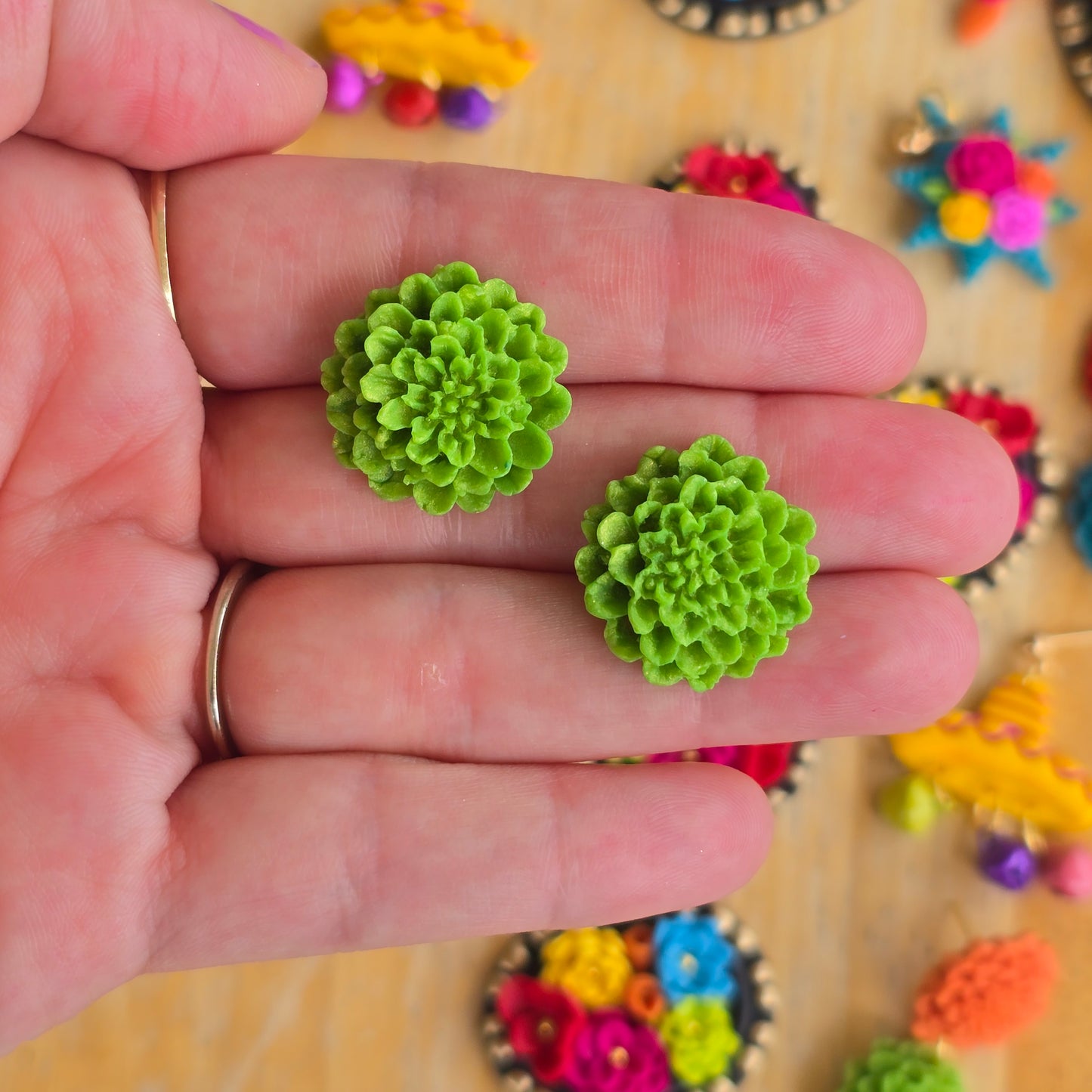 Marigold stud